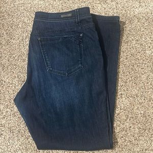 Buckle Black Skinny Jeans Dark Wash Women’s Sized 34x32